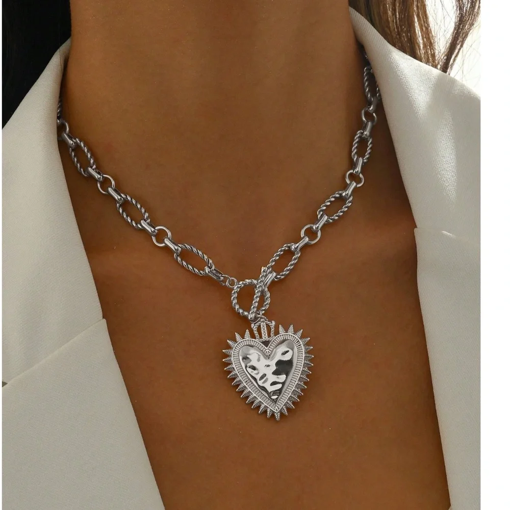 Luxe Spiky Heart Statement Chain Toggle Necklace - Picture 3 of 6